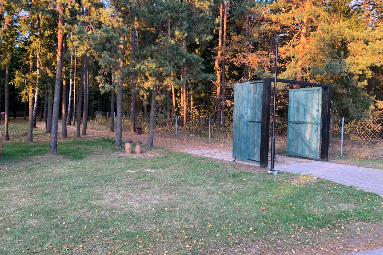 Durys į pramogų taką ,,Harmony Park"